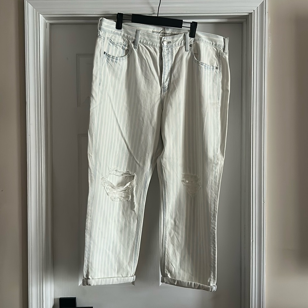 American Eagle NWOT Tom Girl Button Fly Pin Stripe Jeans